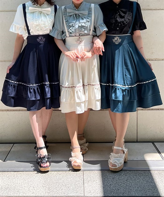axes femme ブラウス+吊りスカート- axes femme ブラウス+吊りスカート-