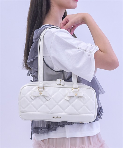 ヨコ型キルトボストンバッグ | outlet | axes femme online shop ヨコ型キルトボストンバッグ | outlet | axes femme online shop