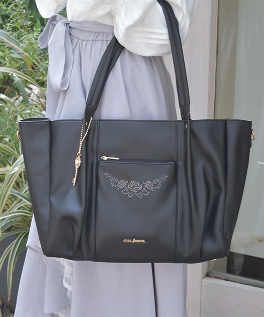 薔薇刺繍多機能ビッグトート | axes femme | axes femme online shop 薔薇刺繍多機能ビッグトート | axes femme | axes femme online shop