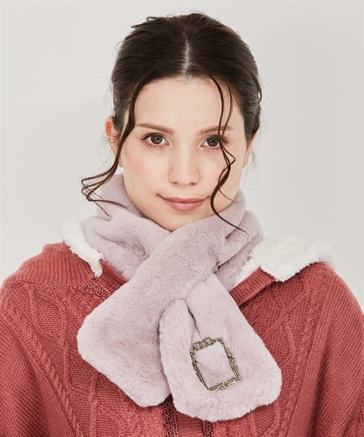 ブローチ付きファーティペット | outlet | axes femme online shop