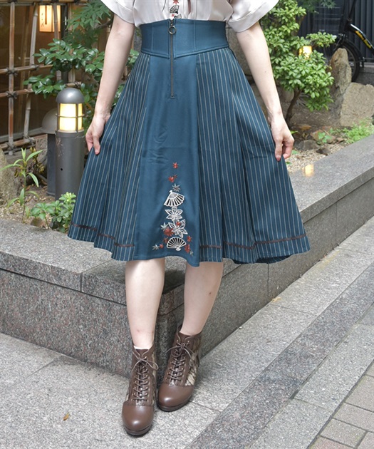 扇子×紅葉刺繍ジップスカート【期間限定価格】 | outlet | axes 扇子×紅葉刺繍ジップスカート【期間限定価格】 | outlet | axes