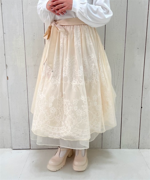 バックフリルチュールスカート | POETIQUE | axes femme online shop