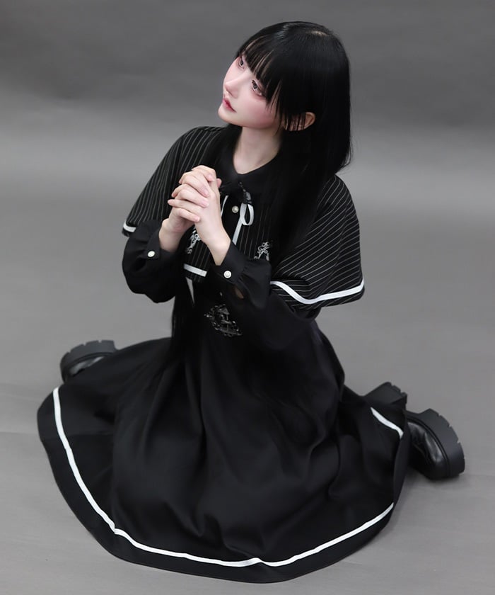 フレーム刺繍ケープワンピース【予約】 | NIBBLE POISON | axes femme