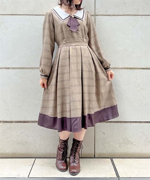 ブローチ付セーラーワンピース | 衣料 | axes femme online shop ブローチ付セーラーワンピース | 衣料 | axes femme online shop