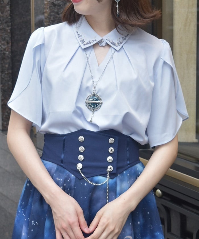 freada 刺繍ブラウス 6月末削除します - メルカリ