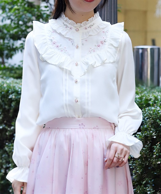 【1/4までお値下げ中】✻axes✻ブラウス　✻BerryMori✻スカート 桜刺繍スタンドブラウス【WEB先行販売】 | axes femme | axes femme