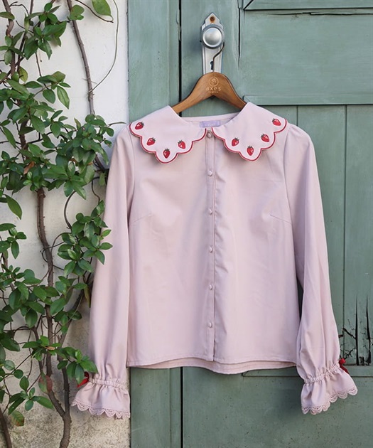 スカラップ苺刺繍ブラウス | kawaii | axes femme online shop スカラップ苺刺繍ブラウス | kawaii | axes femme online shop