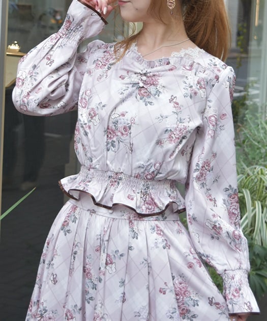 チェック×フラワー柄ブラウス