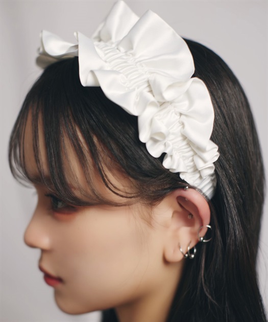 正式的 841◇サテンフリルカチューシャ アクシーズ femme axes グレー ヘアアクセサリー