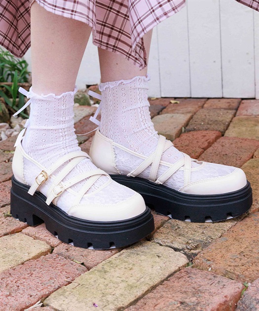 ダブルクロスレースシューズ