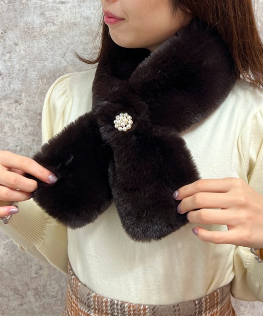 ブローチ付きファーティペット | outlet | axes femme online shop