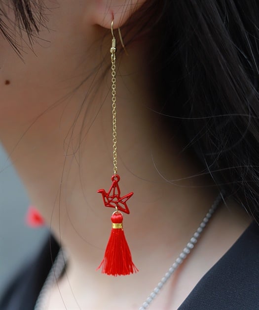 折り鶴×タッセルピアス