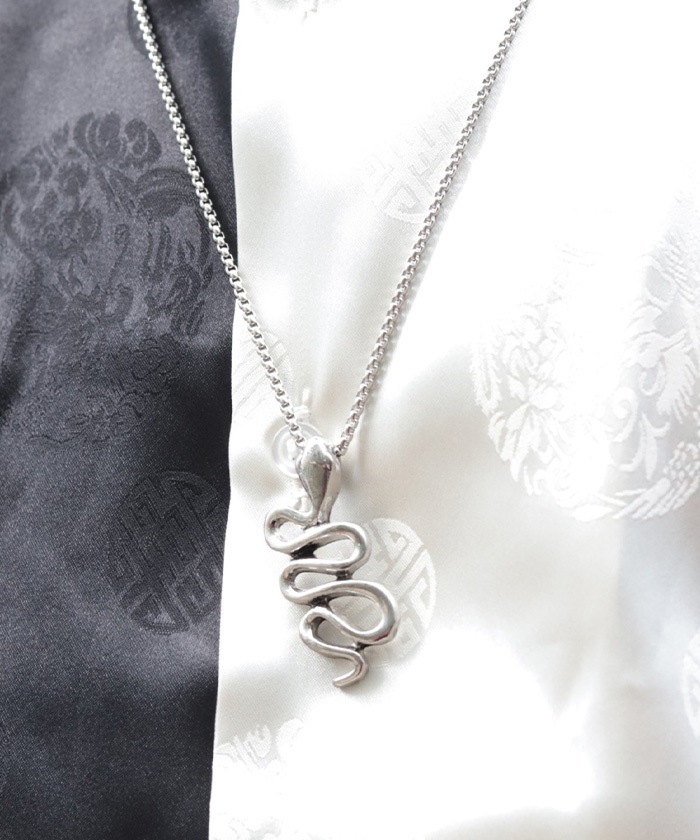 蛇モチーフネックレス | REZEN | axes femme online shop