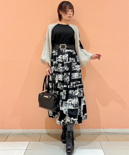 総柄ティアードスカート