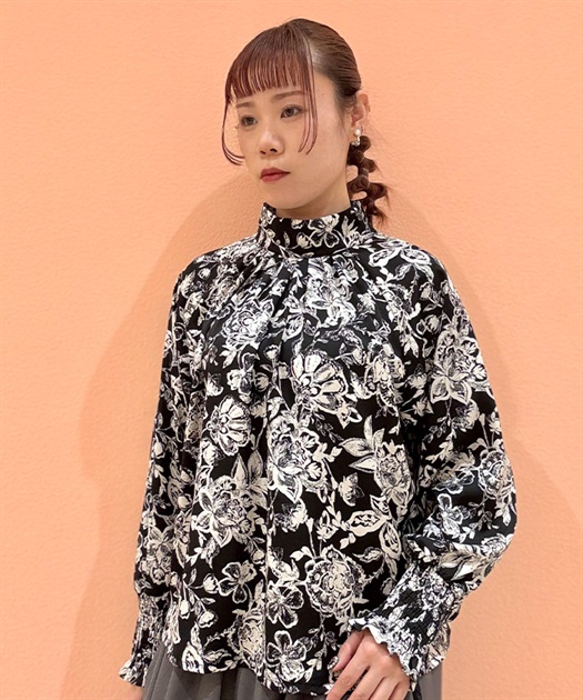 花柄プルオーバー