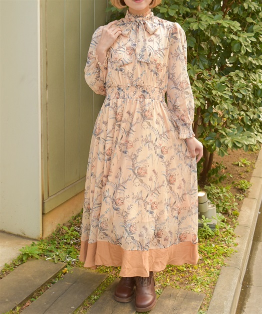 総柄ワンピース