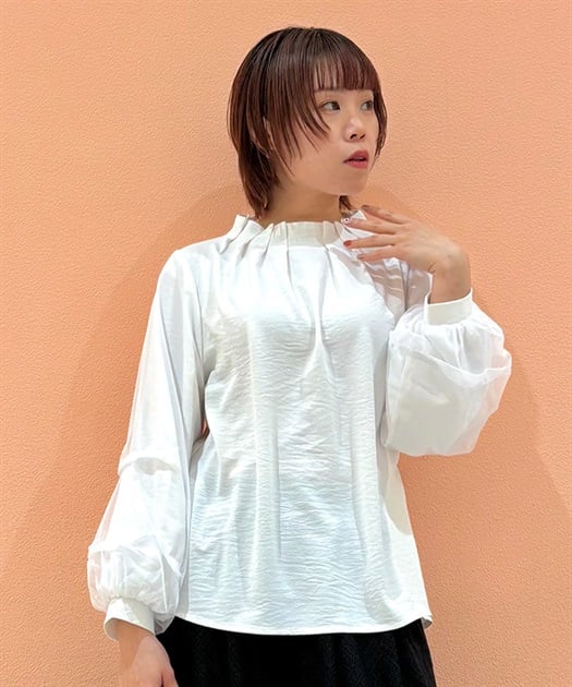 袖チュール重ねタックプルオーバー