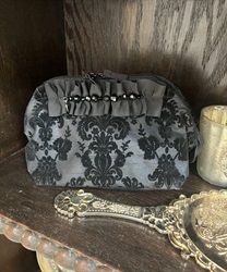 アラベスクプリントワイヤーポーチ(黒-F)