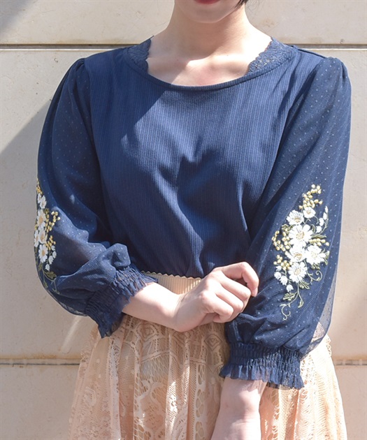 チュール×フラワー刺繍プルオーバー | レディース服・レディース チュール×フラワー刺繍プルオーバー | レディース服・レディース
