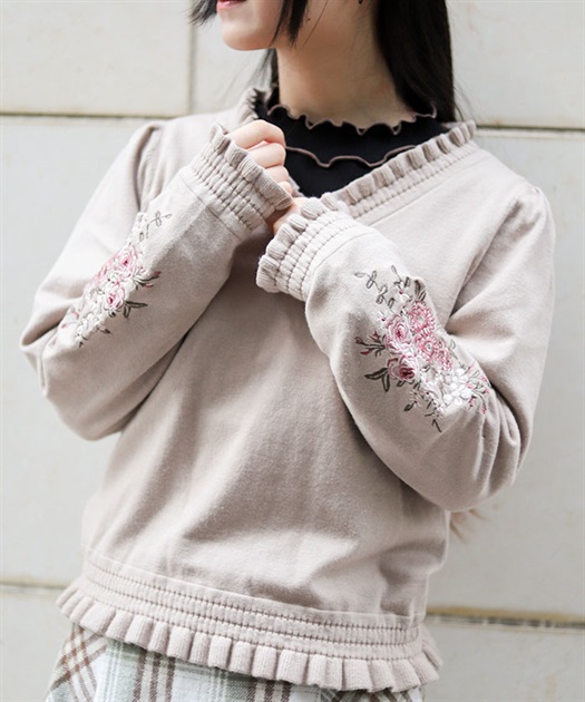フラワー刺繍袖Vネックニット | axes femme | axes femme フラワー刺繍袖Vネックニット | axes femme | axes femme