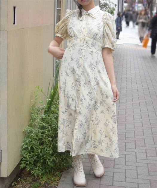 フラワー柄ハイウエストワンピース