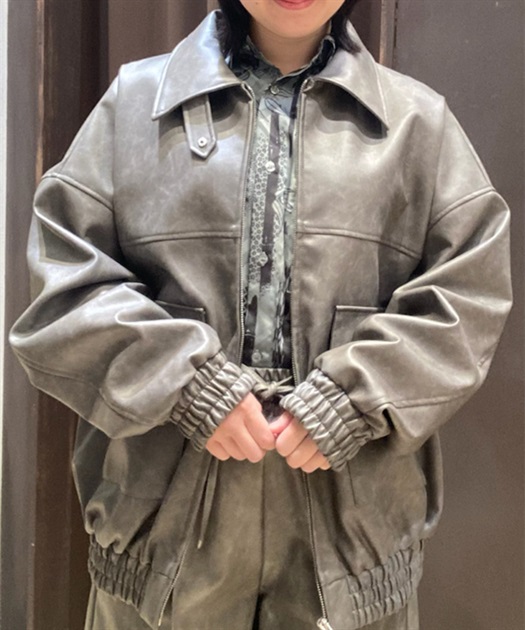 合皮ビックブルゾン