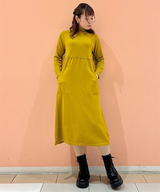 デザインボタン付きニットワンピース