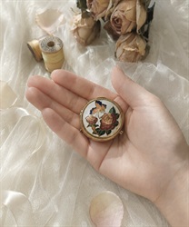 蝶と薔薇のピルケース