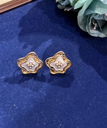 ウェイビーモチーフイヤリング(グロス-F)