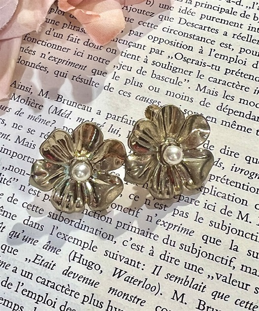 ヴィンテージフラワーイヤリング