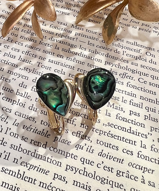 ノーブルグリーンイヤリング