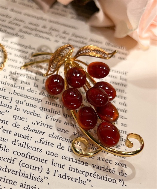 ⭐️ marrm ⭐️ 葡萄モチーフブローチ | ROSE ROUGE │ axes femme onlineshop