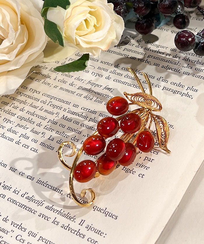 * antique ornament ❀ エナメル彩色の 葡萄 オーナメント エナメルのさくらんぼ ヴィンテージブローチ/イギリス | 『スワロー