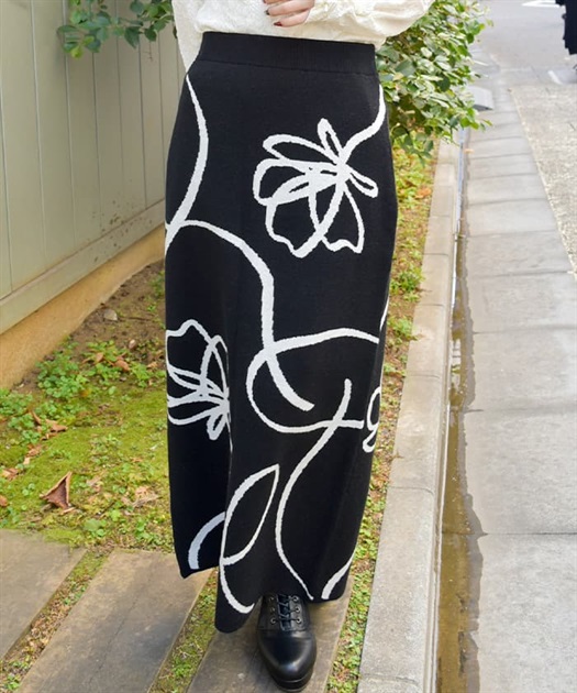 新品タグ付き Apuweiser-riche アプワイザーリッシェ 大花
