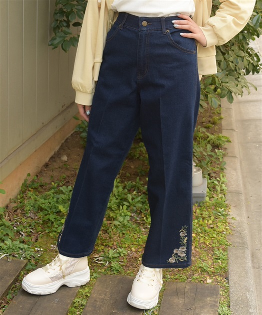 フラワー刺繍裏ゴムデニムパンツ【WEB先行販売】