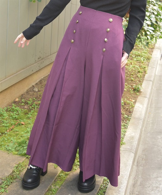 連ボタンクラシカルワイドパンツ