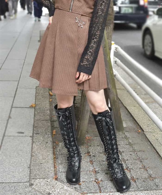ブローチ付タックプリーツスカート | axes femme | axes femme ブローチ付タックプリーツスカート | axes femme | axes femme