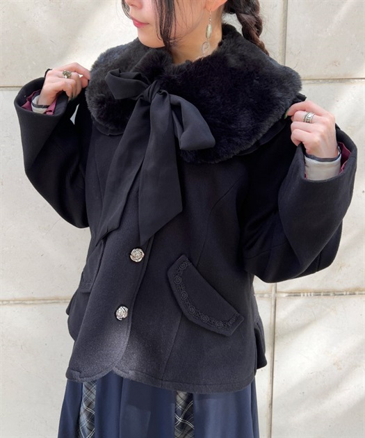 【本物新品保証】 ファー襟付編上ショートコート | shop online femme axes | outlet ジャケット・アウター