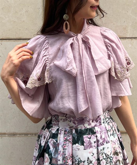 レース風刺繍入フリルブラウス【期間限定価格】 | outlet | axes レース風刺繍入フリルブラウス【期間限定価格】 | outlet | axes