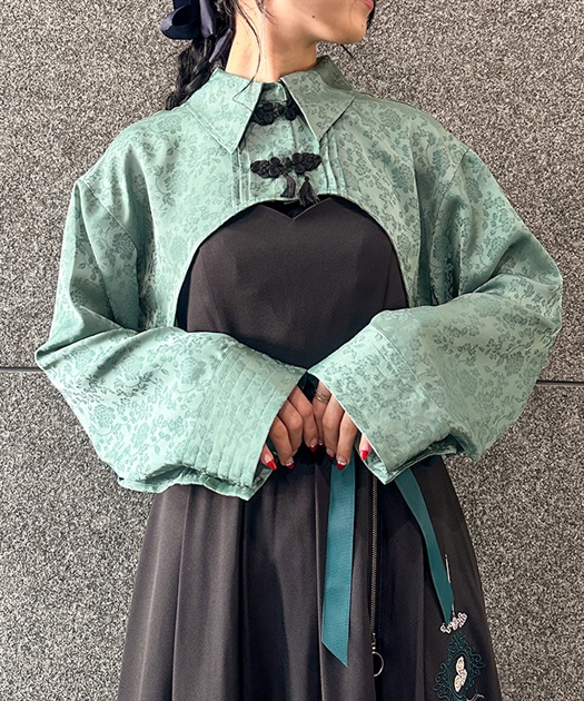 チャイナ釦付ボレロ風ブラウス | 衣料 | axes femme online shop チャイナ釦付ボレロ風ブラウス | 衣料 | axes femme online shop