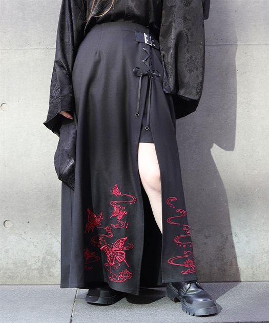 蝶刺繍アシメスカート