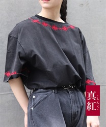 彼岸花刺繍半袖Ｔシャツ【2点10%OFF対象商品】(真紅-M)