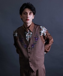 ローズ刺繍ヘリンボーンベスト【WEB限定価格】(茶-M)