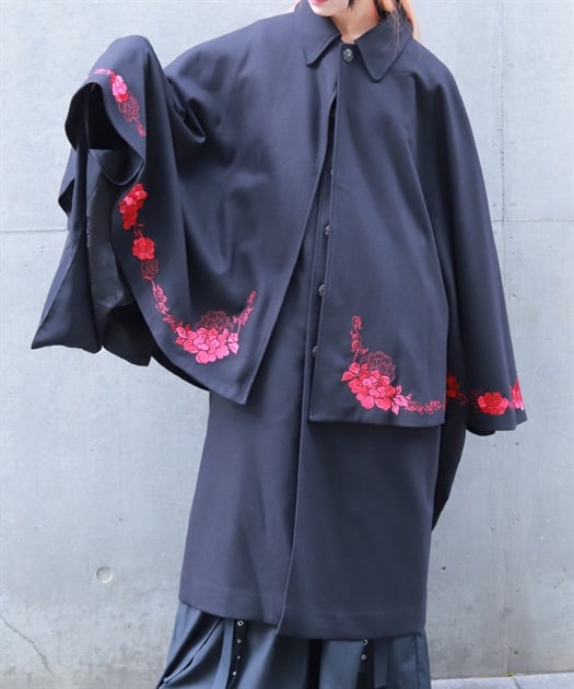 牡丹刺繍ケープコート