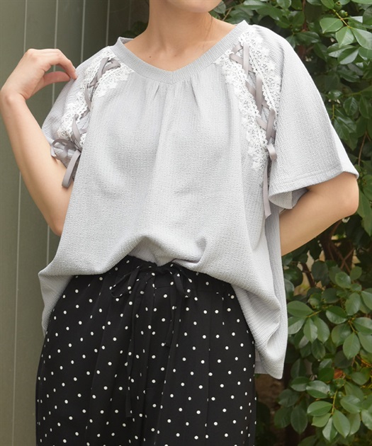 レース×編み上げカットプルオーバー