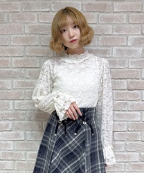 プチローズ装飾起毛レースプルオーバー(生成り-M)