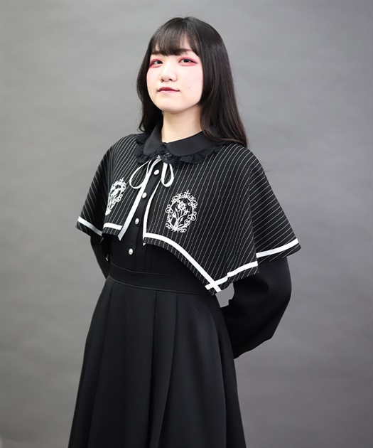 フレーム刺繍ケープワンピース【予約】 | NIBBLE POISON | axes femme