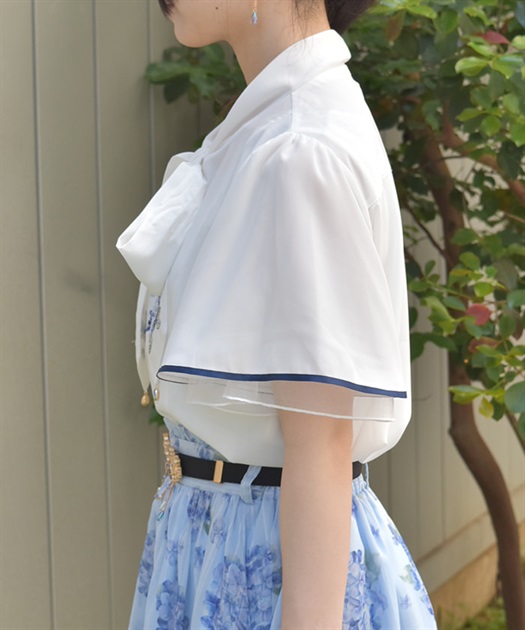 axes femme（アクシーズファム）の「バラブーケ刺繍リボン