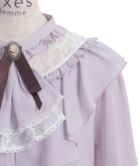 ジャボブローチ付きフリルブラウス | axes femme | axes femme ジャボブローチ付きフリルブラウス | axes femme | axes femme