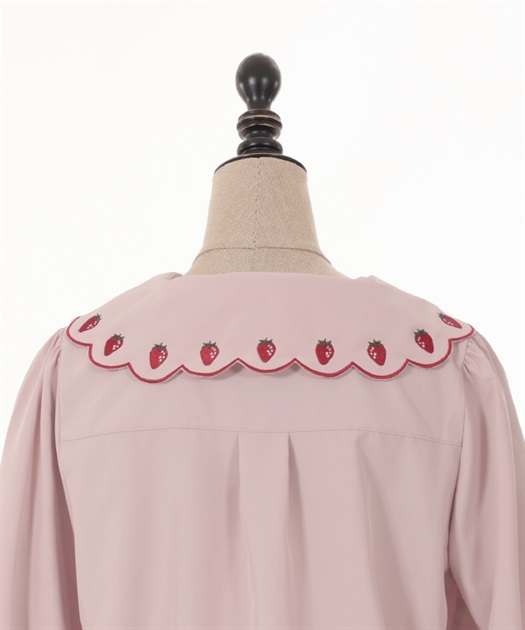 スカラップ苺刺繍ブラウス | kawaii | axes femme online shop スカラップ苺刺繍ブラウス | kawaii | axes femme online shop